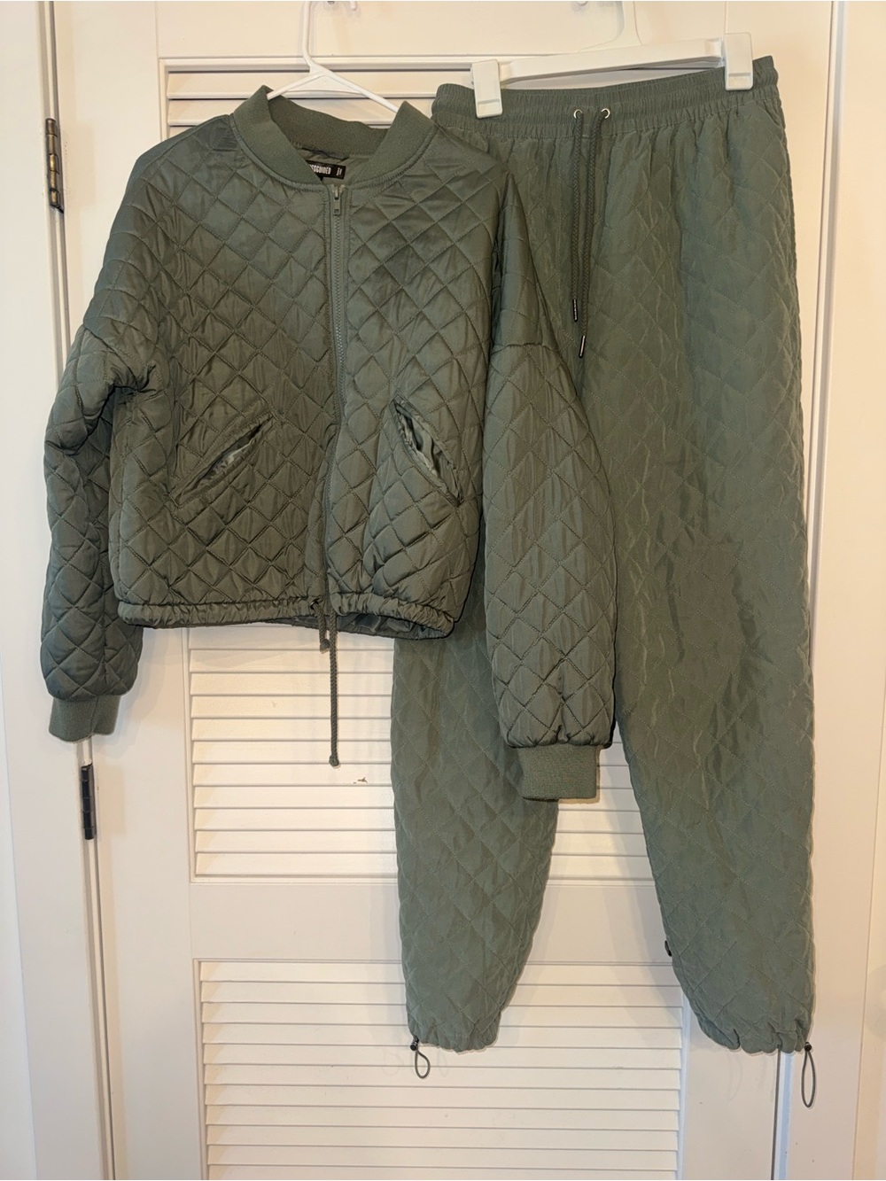 Missguided Quilted Puffer Jacket and Joggers - Olive
